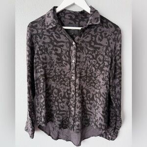 Rails grey black leopard print button down long sleeve shirt Women’s sz S